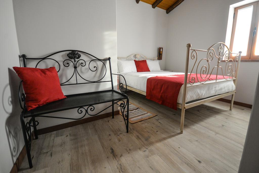 Casas No Terreiro Guest House Penacova Room photo